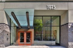 仓库店铺玻璃透明门安装维修